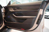 ポルシェ タイカン パフォーマンスバッテリープラス  4+1シート 1オーナー OP390 PSCB スポクロ PASM付エアサス 中古車 中古車