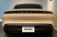 ポルシェ タイカン パフォーマンスバッテリープラス  4+1シート 1オーナー OP390 PSCB スポクロ PASM付エアサス 中古車 中古車