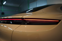 ポルシェ タイカン パフォーマンスバッテリープラス  4+1シート 1オーナー OP390 PSCB スポクロ PASM付エアサス 中古車 中古車