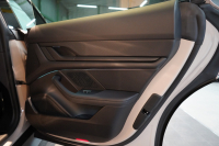 ポルシェ タイカン パフォーマンスバッテリープラス  4+1シート 1オーナー OP390 PSCB スポクロ PASM付エアサス 中古車 中古車