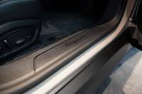 ポルシェ タイカン パフォーマンスバッテリープラス  4+1シート 1オーナー OP390 PSCB スポクロ PASM付エアサス 中古車 中古車