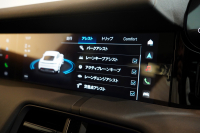 ポルシェ タイカン パフォーマンスバッテリープラス  4+1シート 1オーナー OP390 PSCB スポクロ PASM付エアサス 中古車 中古車