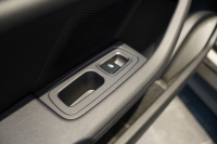 ポルシェ タイカン パフォーマンスバッテリープラス  4+1シート 1オーナー OP390 PSCB スポクロ PASM付エアサス 中古車 中古車