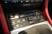 ポルシェ ボクスター(Type981) Spyder スパイダークラシックインテリア カーボンスポーツフルバケットシート 中古車 中古車