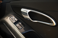 ポルシェ 911(Type991.2) Carrera 7MT スポーツクロノ スポーツテールパイプ パークアシスト付バックカメラ  ジェットブラック 中古車 中古車