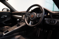 ポルシェ 911(Type991.2) Carrera 7MT スポーツクロノ スポーツテールパイプ パークアシスト付バックカメラ  ジェットブラック 中古車 中古車