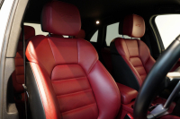 ポルシェ マカン GTS PDK  PCCB ツートンレザーインテリア スポーツエグゾースト 中古車 中古車