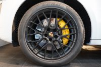 ポルシェ マカン GTS PDK  PCCB ツートンレザーインテリア スポーツエグゾースト 中古車 中古車