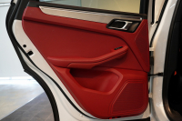 ポルシェ マカン GTS PDK  PCCB ツートンレザーインテリア スポーツエグゾースト 中古車 中古車