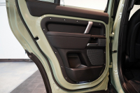 ランドローバー ディフェンダー 110 75th LIMITED EDITION  限定150台 フィックスドサイドステップ 中古車 中古車