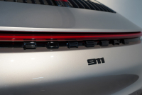 ポルシェ 911(Type992) Carrera PDK スポーツクロノ スポーツエグゾースト カレラS20/21ホイール GTシルバー  中古車