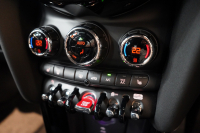 MINI(ミニ) ミニ JOHN COOPER WORKS ワンオーナー JCWトリム ブラックルーフ&ミラー 中古車 中古車