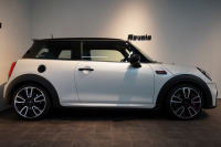 MINI(ミニ) ミニ JOHN COOPER WORKS ワンオーナー JCWトリム ブラックルーフ&ミラー 中古車 中古車