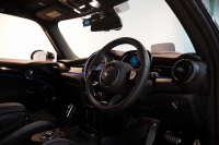 MINI(ミニ) ミニ JOHN COOPER WORKS ワンオーナー JCWトリム ブラックルーフ&ミラー 中古車 中古車