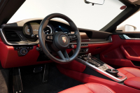 ポルシェ 911(Type992) Carrera S Cabriolet スポクロ スポエグ ツートンレザー OP320 中古車 中古車