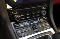 ポルシェ 911(Type991.2) Carrera PDK 左H スポクロ スポエグ Fリフト サンルーフ LEDヘッド BOSEサウンド ジェットブラック 中古車 中古車