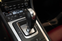 ポルシェ 911(Type991.2) Carrera PDK 左H スポクロ スポエグ Fリフト サンルーフ LEDヘッド BOSEサウンド ジェットブラック 中古車 中古車