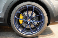 ポルシェ カイエンクーペ Turbo E-Hybrid Coupe with GT Package  PDCC ブルメスター リアアクスル OP307 中古車 中古車