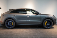 ポルシェ カイエンクーペ Turbo E-Hybrid Coupe with GT Package  PDCC ブルメスター リアアクスル OP307 中古車 中古車