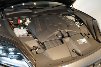 ポルシェ カイエンクーペ Turbo E-Hybrid Coupe with GT Package  PDCC ブルメスター リアアクスル OP307 中古車 中古車