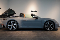 ポルシェ 911(Type992) Targa 4 PDK 左H OP623 ワンオーナー ヘリテージデザインPKG スポクロ スポエグ Fリフト 中古車 中古車