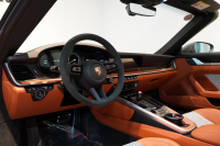 ポルシェ 911(Type992) Targa 4 PDK 左H OP623 ワンオーナー ヘリテージデザインPKG スポクロ スポエグ Fリフト 中古車 中古車