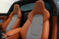 ポルシェ 911(Type992) Targa 4 PDK 左H OP623 ワンオーナー ヘリテージデザインPKG スポクロ スポエグ Fリフト 中古車 中古車