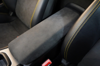 ポルシェ ケイマン(Type981) GT4 6MT 左H スポーツクロノ スポーツエグゾースト レザーインテリア/イエローステッチ 中古車 中古車