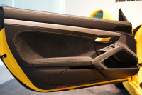 ポルシェ ケイマン(Type981) GT4 6MT 左H スポーツクロノ スポーツエグゾースト レザーインテリア/イエローステッチ 中古車 中古車