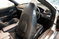 ポルシェ 718 ボクスター PDK 延長保証令和7年10月迄 スポーツエグゾースト 20インチカレラクラシック ティンテッドテール 中古車 中古車