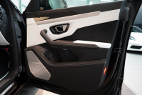 ランボルギーニ ウルス ベースグレード 左H カーボンエクステリア&インテリア パノラマルーフ Bang&Olufsen 中古車 中古車