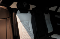 ランボルギーニ ウルス ベースグレード 左H カーボンエクステリア&インテリア パノラマルーフ Bang&Olufsen 中古車 中古車