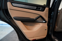 ポルシェ カイエンクーペ Turbo Tiptronic-S 延長保証2025年11月迄 PSMP付 PCSB ツートンレザーインテリア スポーツエグゾースト マトリクスLED 中古車 中古車