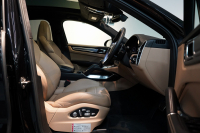 ポルシェ カイエンクーペ Turbo Tiptronic-S 延長保証2025年11月迄 PSMP付 PCSB ツートンレザーインテリア スポーツエグゾースト マトリクスLED 中古車 中古車