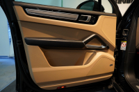 ポルシェ カイエンクーペ Turbo Tiptronic-S 延長保証2025年11月迄 PSMP付 PCSB ツートンレザーインテリア スポーツエグゾースト マトリクスLED 中古車 中古車