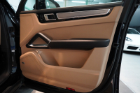 ポルシェ カイエンクーペ Turbo Tiptronic-S 延長保証2025年11月迄 PSMP付 PCSB ツートンレザーインテリア スポーツエグゾースト マトリクスLED 中古車 中古車