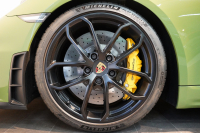 ポルシェ 718スパイダー 6MT ワンオーナー 左H PTSカラー/オリーブグリーン PCCB レザーインテリア 中古車 中古車