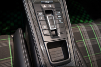 ポルシェ 718スパイダー 6MT ワンオーナー 左H PTSカラー/オリーブグリーン PCCB レザーインテリア 中古車 中古車