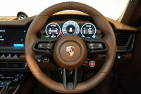 ポルシェ 911(Type992) Carrera Cabriolet 後期モデル(Type992.2) ワンオーナー OP432万 スポクロ スポエグ クラブレザー Fリフト 中古車 中古車