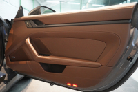 ポルシェ 911(Type992) Carrera Cabriolet 後期モデル(Type992.2) ワンオーナー OP432万 スポクロ スポエグ クラブレザー Fリフト 中古車 中古車