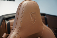 ポルシェ 911(Type992) Carrera Cabriolet 後期モデル(Type992.2) ワンオーナー OP432万 スポクロ スポエグ クラブレザー Fリフト 中古車 中古車