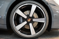 ポルシェ 911(Type992) Carrera Cabriolet 後期モデル(Type992.2) ワンオーナー OP432万 スポクロ スポエグ クラブレザー Fリフト 中古車 中古車